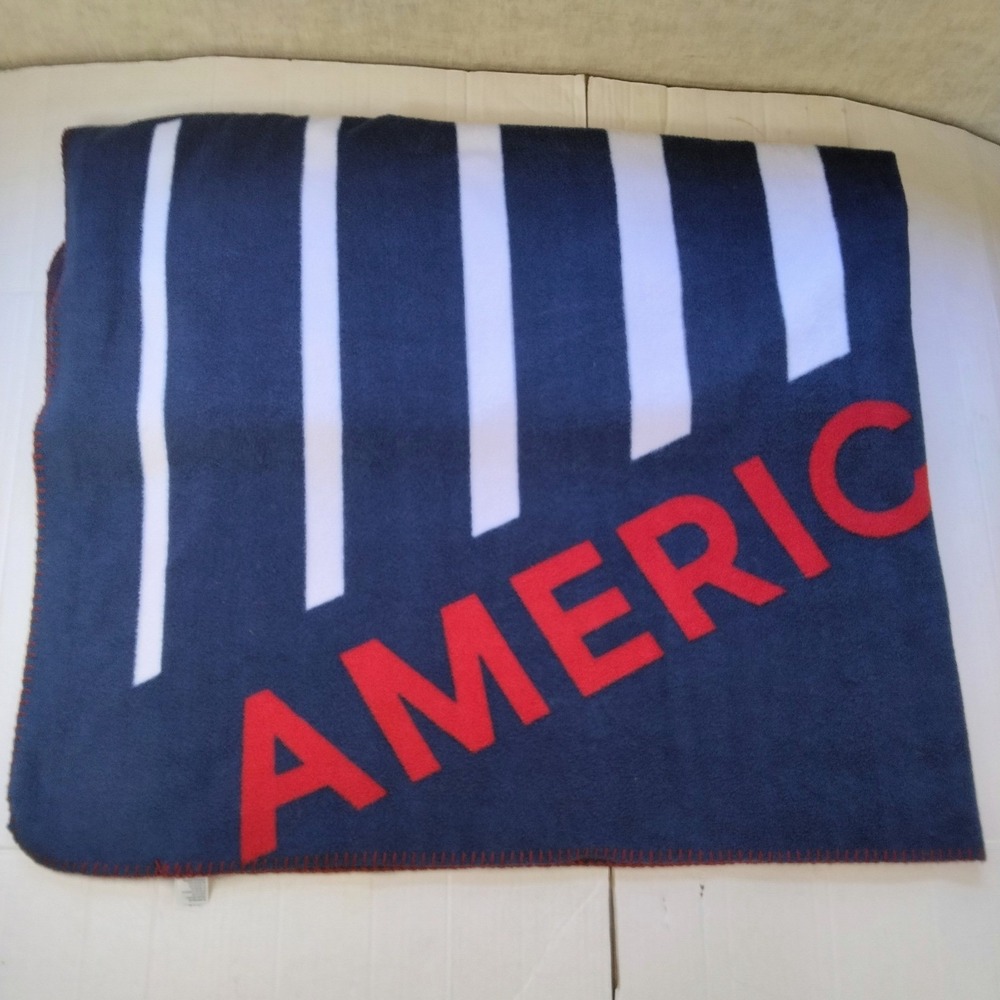 American Eagle Outfitters Fleece Throw Blanket Navy Red White 50x60 Logo Y2K - Picture 7 of 8